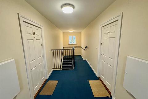 2 bedroom flat for sale, Queens Walk, Peterborough
