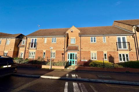 2 bedroom flat for sale, Queens Walk, Peterborough