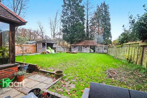 4 bedroom semi-detached house for sale, Midhurst Road, Haslemere