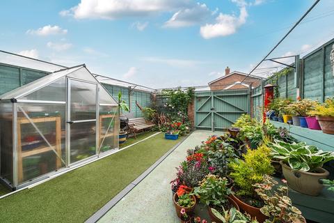 4 bedroom townhouse for sale, Parkwood Green, Gillingham ME8