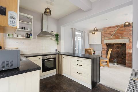 3 bedroom semi-detached house for sale, Shadwell Lane, Leeds LS17