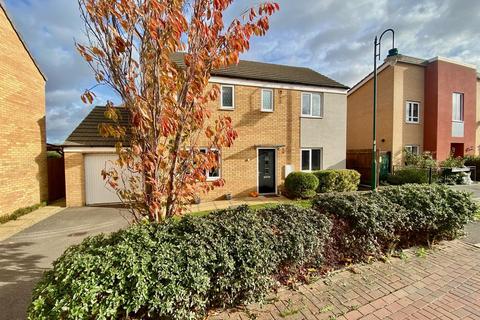 3 bedroom detached house for sale - Saxonbury Way, Peterborough