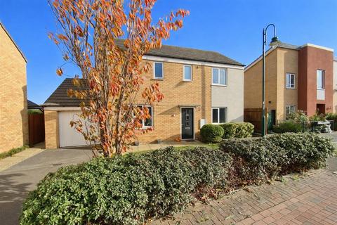 3 bedroom detached house for sale, Saxonbury Way, Peterborough