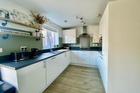 5 bedroom end of terrace house for sale, Kite Way, Hampton Vale, Peterborough