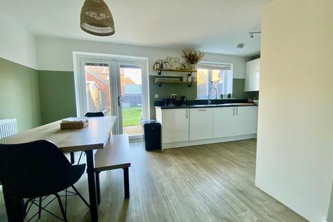 5 bedroom end of terrace house for sale, Kite Way, Hampton Vale, Peterborough