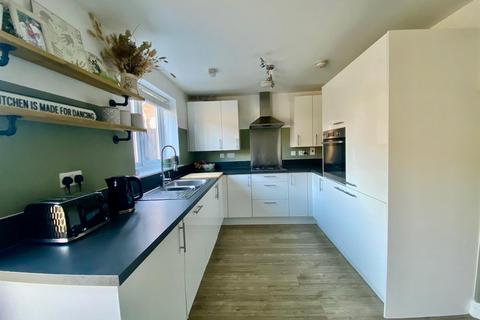 5 bedroom end of terrace house for sale, Kite Way, Hampton Vale, Peterborough