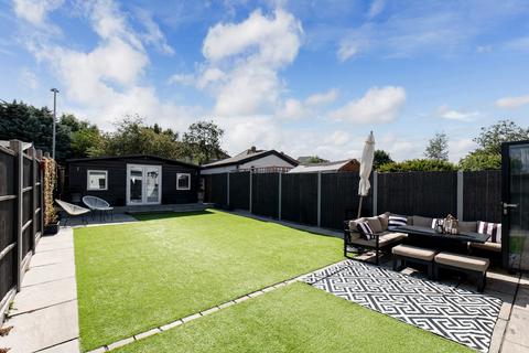 4 bedroom end of terrace house for sale, Hartfield Road, Chessington