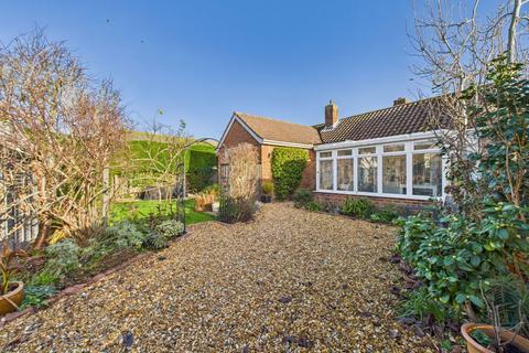 2 bedroom detached bungalow for sale - Beechlands Close, East Preston, BN16 1JT