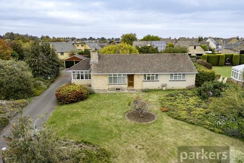 3 bedroom bungalow for sale, Saxon Way, Witney, Oxfordshire, OX28