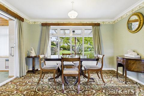 3 bedroom bungalow for sale, Saxon Way, Witney, Oxfordshire, OX28
