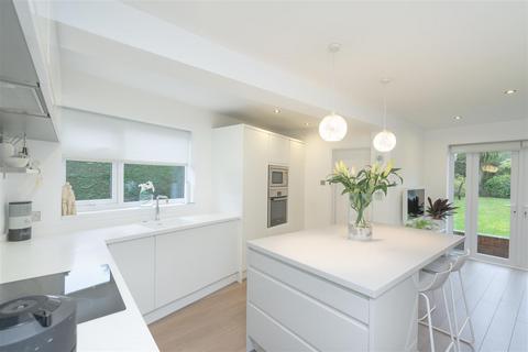 undefined, Mount Rise, Leeds LS17