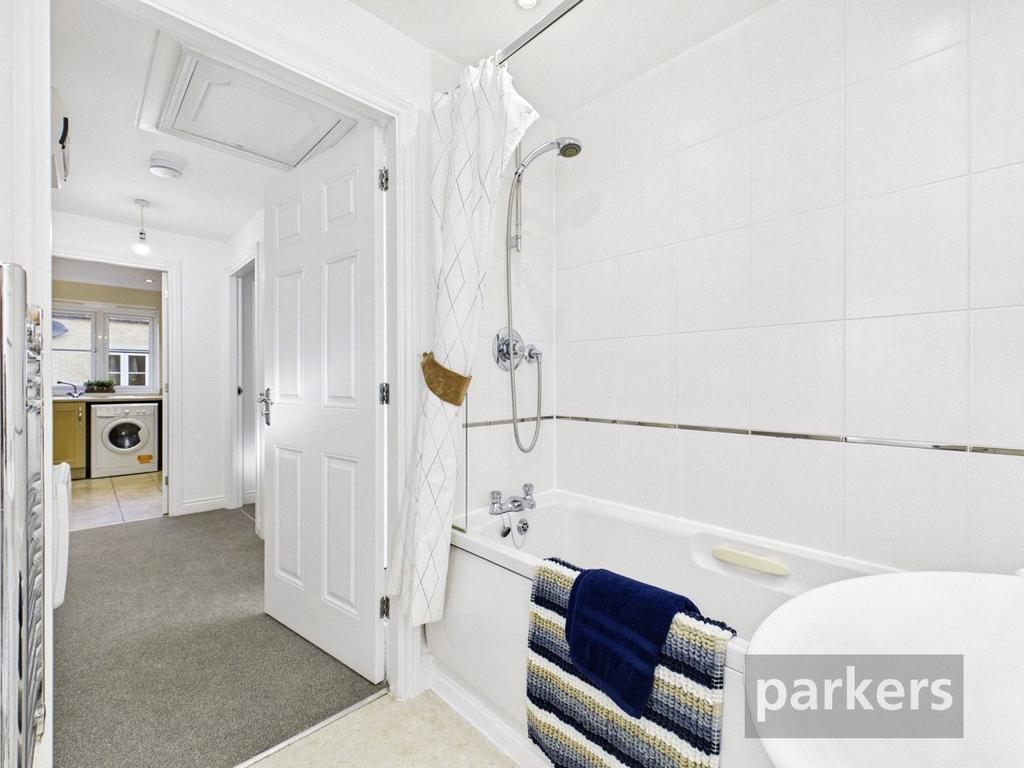 Bathroom/Hallway