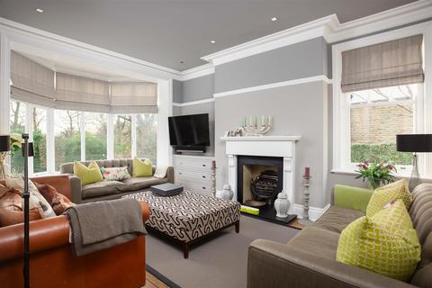 5 bedroom detached house for sale, Park Lane, Leeds LS8