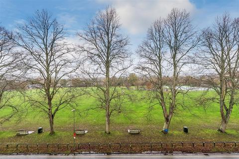 2 bedroom flat for sale, Church Lane, Oxted