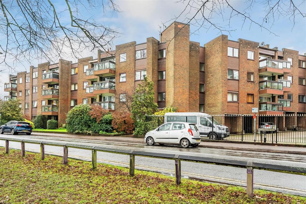 16-Oakleigh-Court-22.jpg