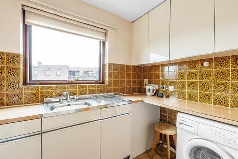 2 bedroom flat for sale, Church Lane, Oxted