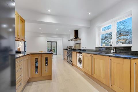 4 bedroom semi-detached house for sale, Chilton Close, Great Baddow, Chelmsford