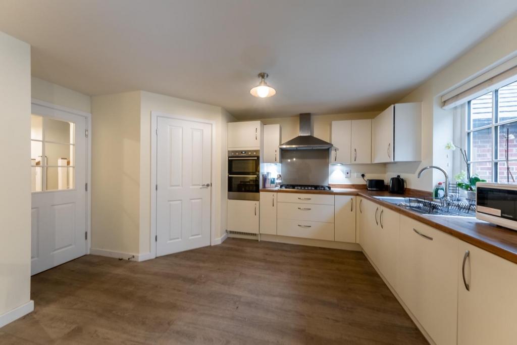 70 Hazelhurst Way-004.jpg