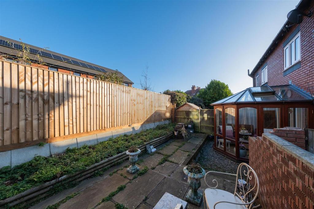 9 Coronation Terrace-002.jpg