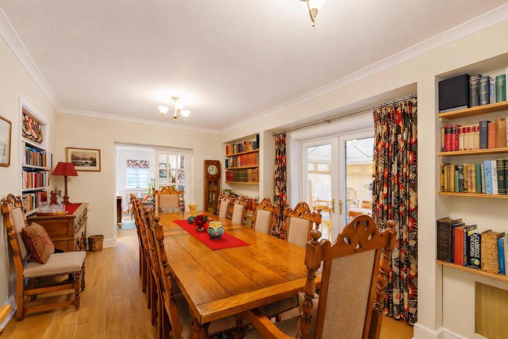 Dining room.png
