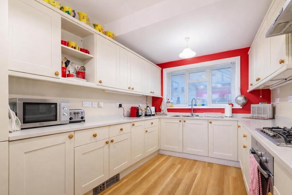 Kitchen 2.png