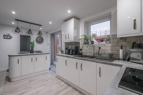 3 bedroom townhouse for sale, Ridings Fields, Holmfirth HD9