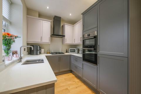 4 bedroom terraced house for sale, Grasmere Road, Holmfirth HD9