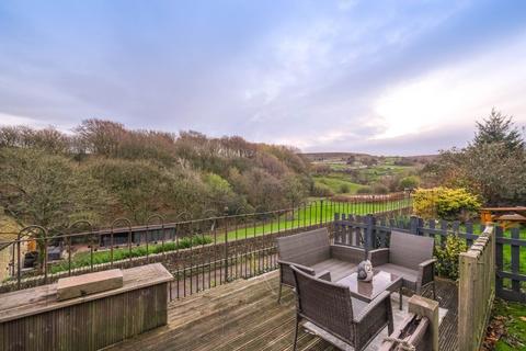 4 bedroom terraced house for sale, Grasmere Road, Holmfirth HD9