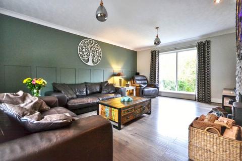3 bedroom detached house for sale, Perwell Close, Bredon, Tewkesbury, Gloucestershire