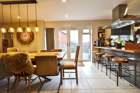 4 bedroom detached house for sale, Haswer Road, Tewkesbury, Gloucestershire