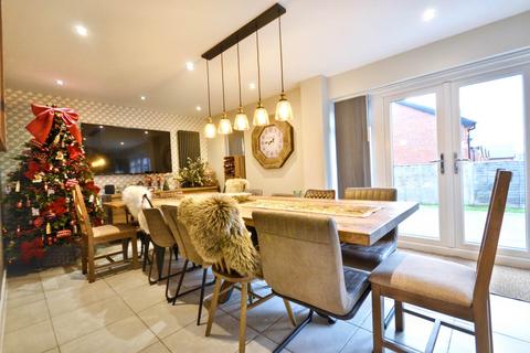 4 bedroom detached house for sale, Haswer Road, Tewkesbury, Gloucestershire