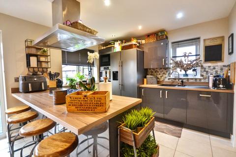 4 bedroom detached house for sale, Haswer Road, Tewkesbury, Gloucestershire