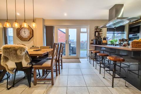 4 bedroom detached house for sale, Haswer Road, Tewkesbury, Gloucestershire
