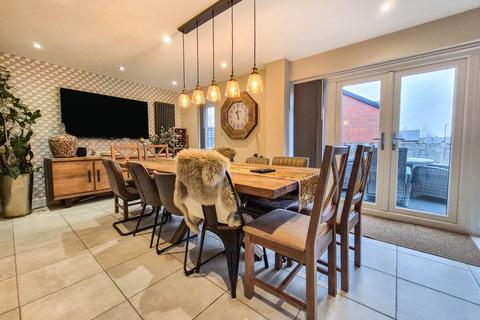 4 bedroom detached house for sale, Haswer Road, Tewkesbury, Gloucestershire