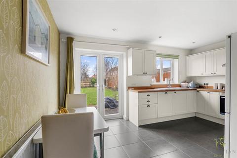 4 bedroom detached house for sale, Station Road, Evesham WR11