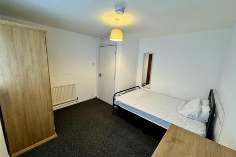 6 bedroom end of terrace house for sale, Oxclose, Bretton, Peterborough