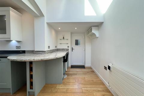 4 bedroom detached house for sale, Gloucester Road, Gloucester GL19