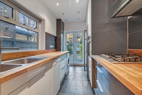 2 bedroom terraced house for sale, Upper Bridge Road, Chelmsford