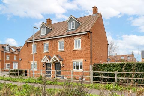 3 bedroom semi-detached house for sale, Torquay Close, Biggleswade SG18