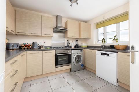 3 bedroom semi-detached house for sale, Torquay Close, Biggleswade SG18