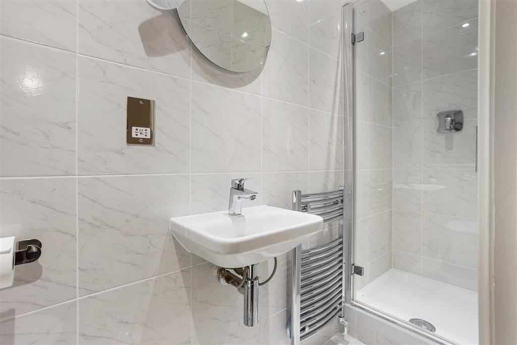 En Suite Bathroom