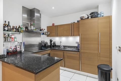 2 bedroom flat to rent, Juniper Drive, London, SW18