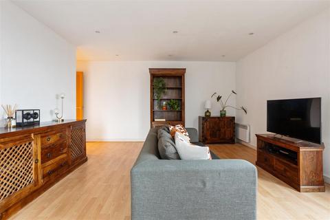 Block of apartments for sale, Albert Embankment, SE1