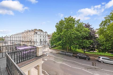 2 bedroom flat for sale, Gloucester Terrace, W2