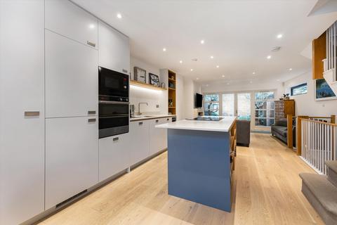 3 bedroom end of terrace house for sale, Forge Lane, Richmond, TW10