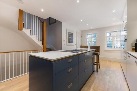 3 bedroom end of terrace house for sale, Forge Lane, Richmond, TW10