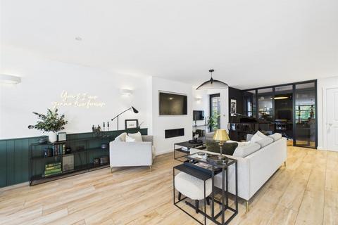 3 bedroom detached house for sale, Abbots Lane, Kenley CR8