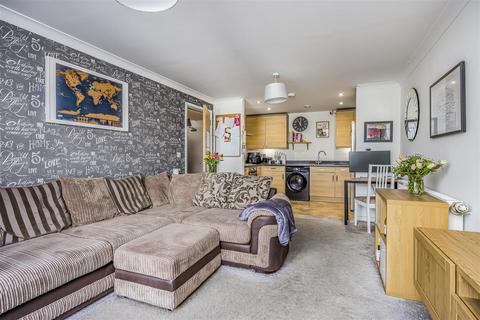 2 bedroom flat for sale, Portsmouth PO3