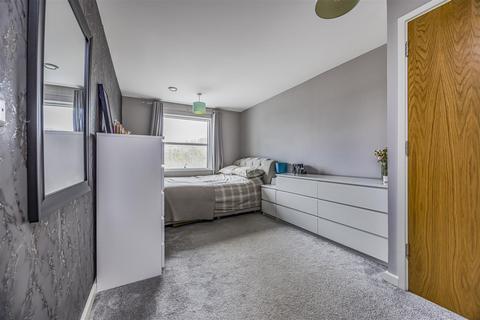 2 bedroom flat for sale, Portsmouth PO3