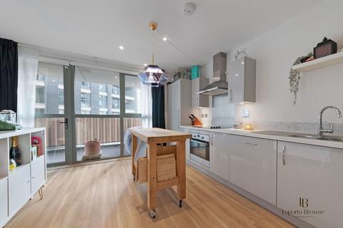 2 bedroom flat for sale, Lysander House, NW10